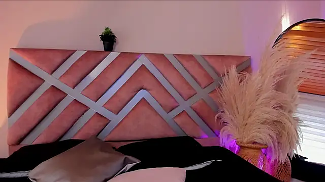 Snapshot of viol_collins__ chatting on September 11, 7:58 pm viol collins   online show from September 11, 7:58 pm