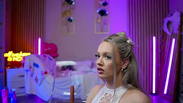 SabrinaJade online show from February 12, 6:15 am