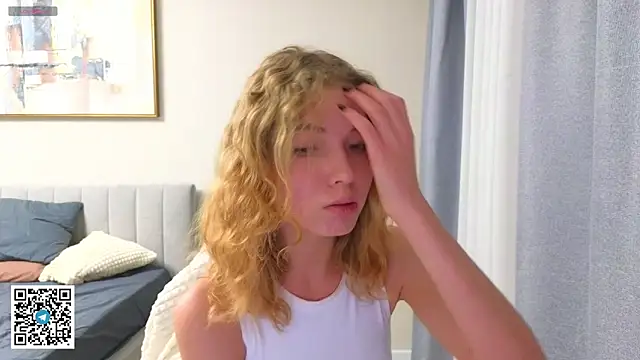 EmilyLuv online show from October 16, 10:01 pm