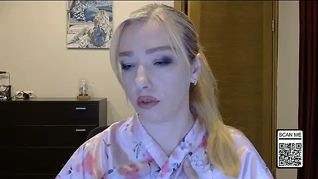 Snapshot of Wild_Silk_Desire chatting on October 20, 2:20 pm Wild Silk Desire online show from October 20, 2:20 pm
