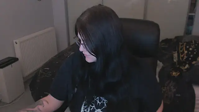 GothSuccubusBabe online show from May 30, 11:54 pm