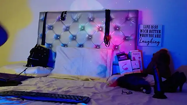 gisell taylor18 online show from January 17, 1:07 pm