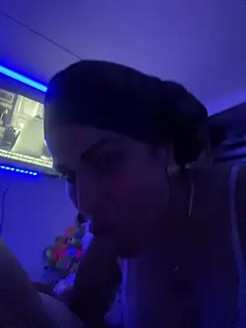 candycubanita online show from April 20, 5:54 am