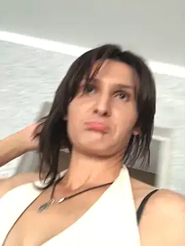 Snapshot of NikaSwan2831 chatting on September 18, 2:15 pm NikaSwan2831 online show from September 18, 2:15 pm