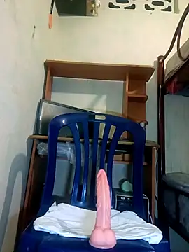 famousfox-69 online show from November 21, 5:31 am