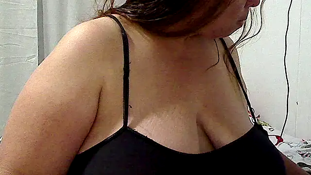 luciana69hot online show from April 12, 9:39 pm