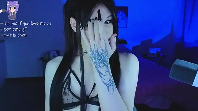 your little eva online show from April 7, 10:23 pm