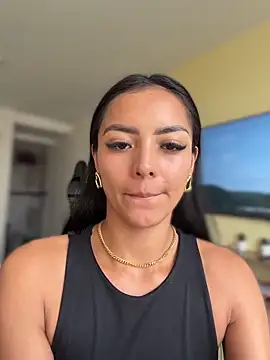 im-isabella online show from March 10, 8:35 pm