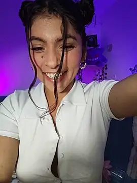 Fox Roxxan online show from June 16, 2:23 am