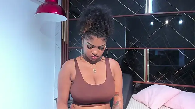 HannyThompson online show from December 20, 1:48 pm