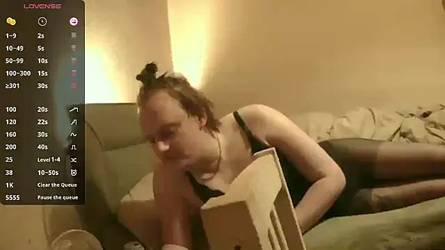 avamaxwell online show from September 22, 6:17 pm