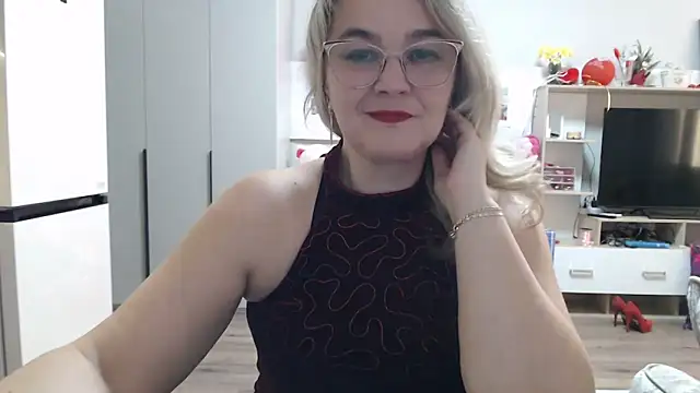EleanoraDream online show from May 2, 2:09 pm
