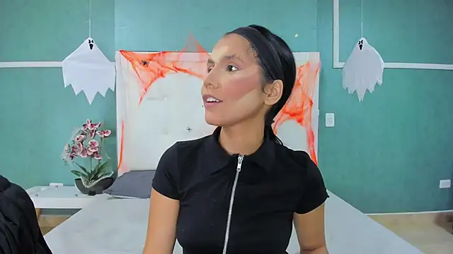 Snapshot of ania_gomez chatting on October 18, 10:11 pm ania gomez online show from October 18, 10:11 pm