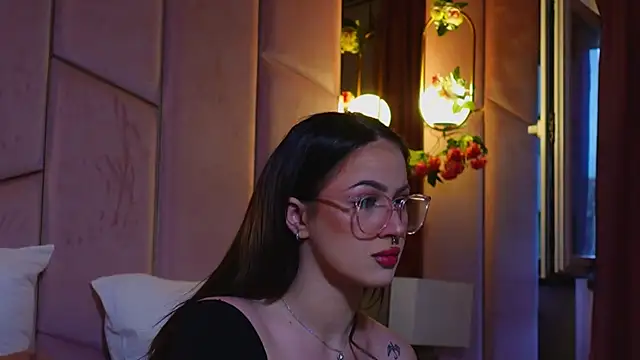 LucyLextonX online show from March 30, 4:34 am