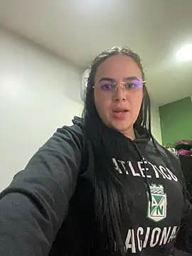 Megangil online show from April 13, 8:31 pm