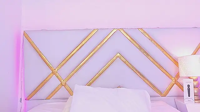 Snapshot of laila_stilwiills chatting on October 3, 8:36 pm laila stilwiills online show from October 3, 8:36 pm