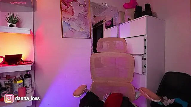 Dannaa Lovs online show from March 22, 2:56 pm