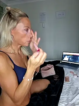 Bellarose xx online show from September 26, 1:20 pm