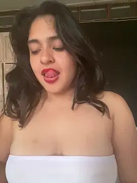 EmilyNoir1 online show from May 24, 11:14 pm