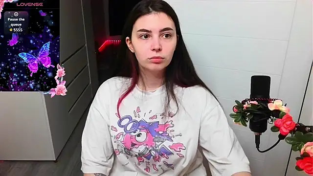 peachyness online show from April 11, 6:22 pm