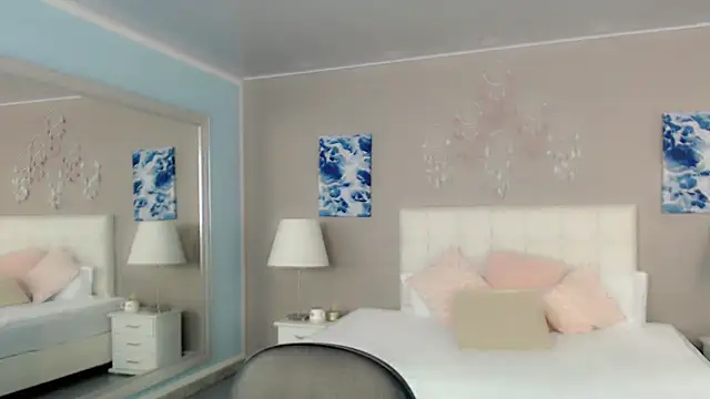 maddissonivanova online show from April 7, 7:05 pm