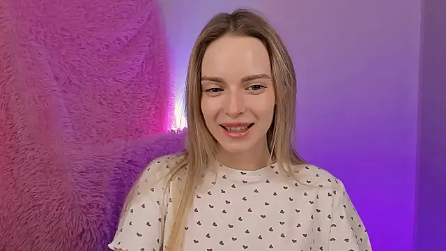 JuliaBrewwer online show from October 2, 5:07 pm