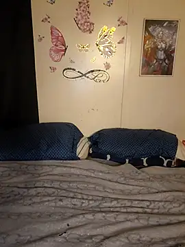 Shy Naughty Girl online show from July 4, 5:36 am