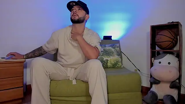 lola n apolo online show from October 6, 1:55 am