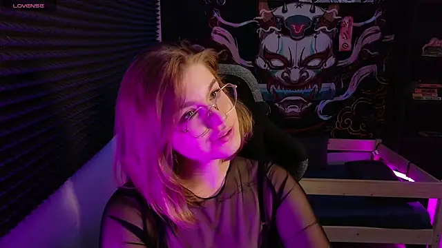 SophieMurrr online show from May 9, 9:06 pm