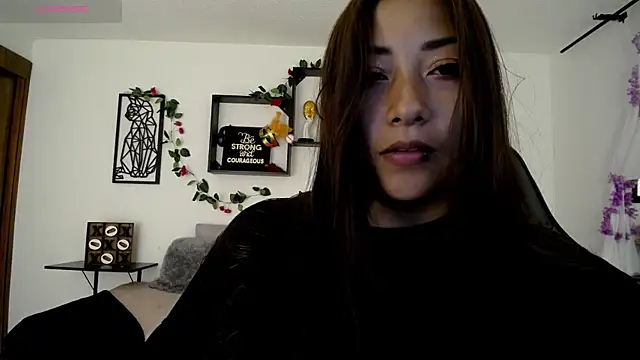 Mia 1120 online show from April 1, 8:17 pm