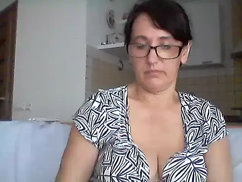 Elena48324 online show from June 30, 10:59 am
