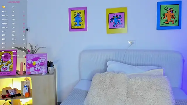 Snapshot of AprilAddams_ chatting on October 28, 10:03 pm AprilAddams  online show from October 28, 10:03 pm