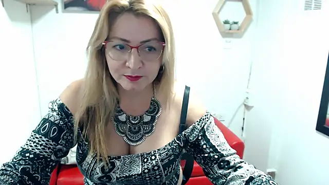 DIVAX MONSERRAT online show from April 4, 4:50 pm