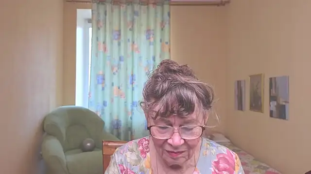 Betty Brick online show from May 2, 11:46 am