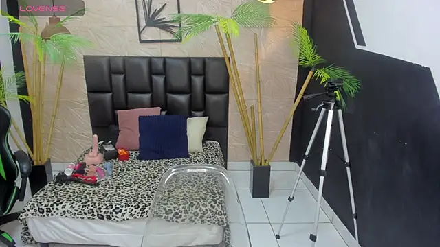 alana bonny online show from April 21, 12:12 pm