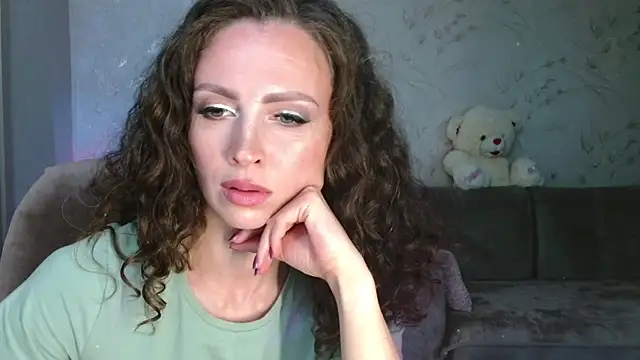 Amber Carrol online show from June 15, 5:35 pm