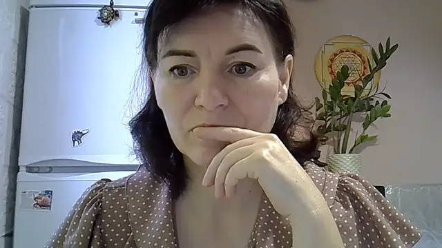 Krystal 82 online show from November 6, 9:04 am