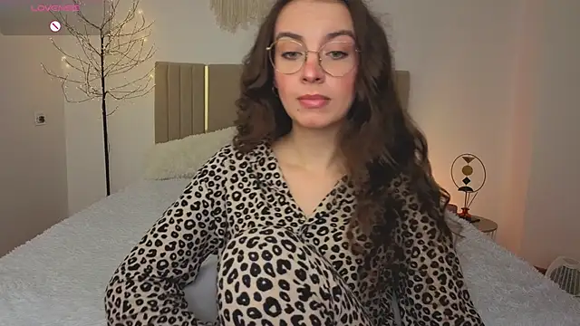 Real cutie1 online show from April 15, 1:11 pm