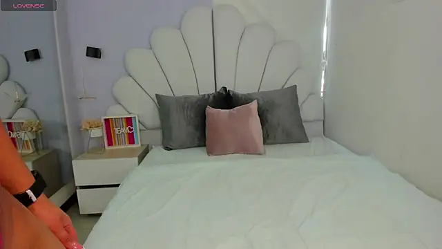 shamara thomson online show from April 9, 5:18 pm