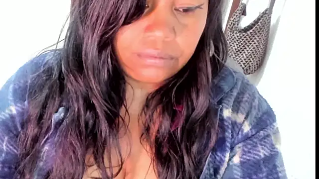 ebonylouissexyhot online show from November 10, 12:28 am