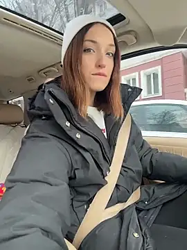 DollyTall online show from December 18, 7:13 am