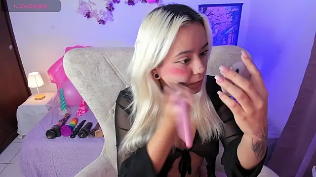 Nataliahenao69 online show from April 11, 2:39 am