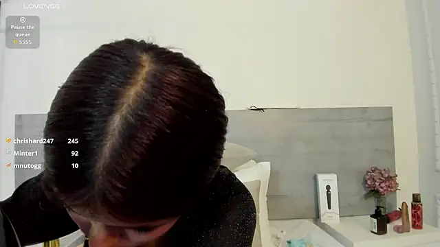 sunnyWhitee online show from May 30, 2:20 am