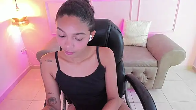 aitana kahlo online show from March 2, 9:42 pm