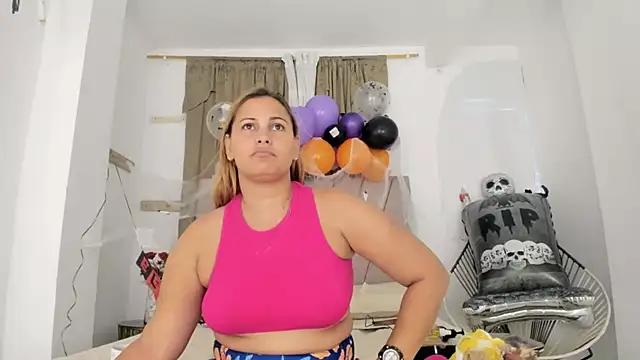 Lady miss    online show from October 14, 1:35 pm