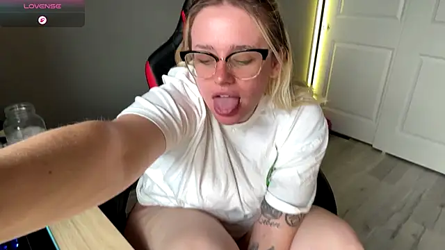 Charlies world online show from September 25, 4:28 pm