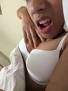 Ladyboyluxe online show from February 28, 1:05 am