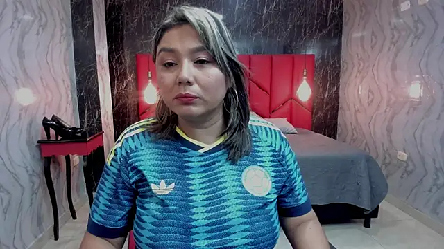 LatinaHoleQueen online show from June 1, 2:30 pm