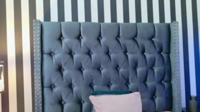 BellaLeclair online show from February 7, 4:55 pm