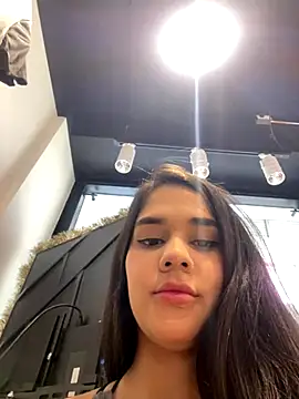 BellaLeclair online show from December 4, 6:52 pm